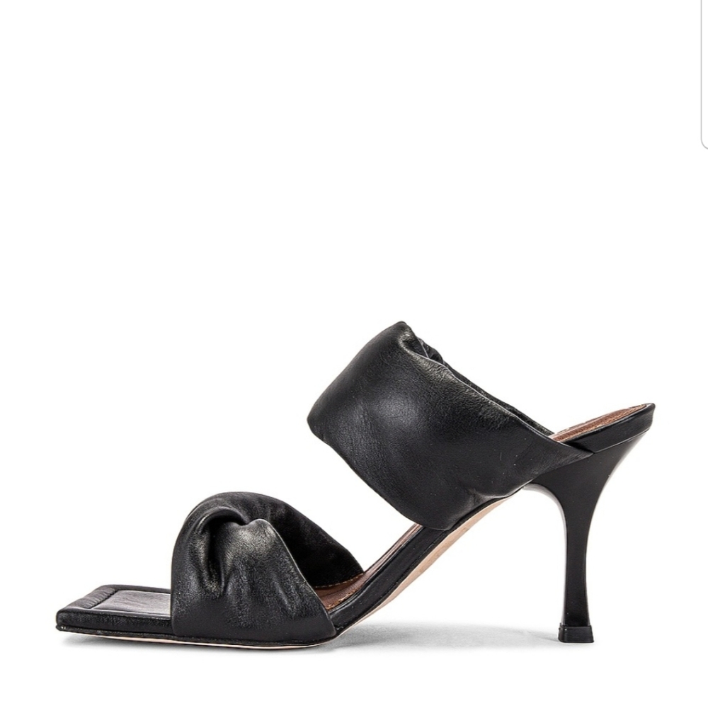 Alohas Black Twist Strap Heels
